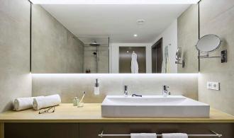 Alpenrose Zürs Suite Classic Badezimmer