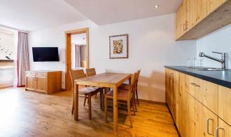 Alpenrose Zürs Suite Classic Küche