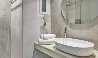 Marmari Palace Double Room Bad