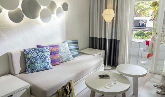 TML Cala Pada Double Room Superior Wohnbereich
