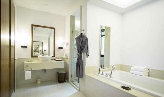 Khao Lak Pool Villa Classic Badezimmer