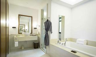 Khao Lak Pool Villa Superior Badezimmer