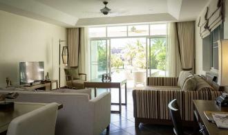 Khao Lak Pool Suite Comfort Wohnzimmer