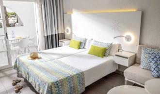 TML Cala Pada Double Room Schlafzimmer