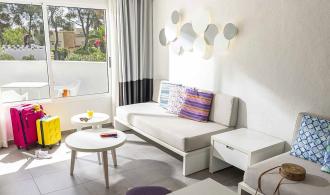 TML Cala Pada Family Room Superior Wohnzimmer