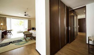 Noonu Family Double Room Superior Sea View Beach Access Flur