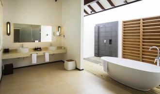 Noonu Water Villa Bad