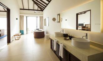 Noonu One Bed Room Water Villa Pool Bad