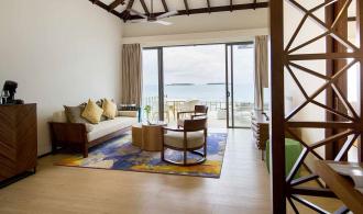 Noonu One Bed Room Water Villa Pool Wohnbereich