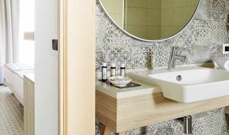 Kyllini Double Room Classic Badezimmer