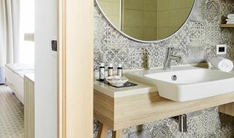 Kyllini Family Double Room Superior Connecting Door Badezimmer