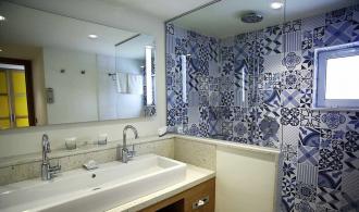 Daidalos Double Room Deluxe Badezimmer