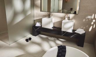 Junior Suite Superior Torre Partial Sea View Bad