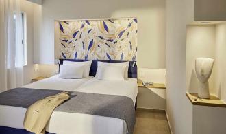 Daidalos Double Room Roomhopper Schlafzimmer