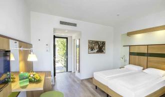 Apulia Double Room Economy Schlafzimmer