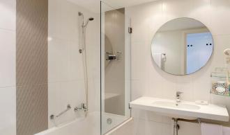 Djerba Familienzimmer mit Verbindungstür Haupthaus Meerblick Bad