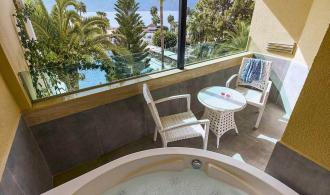 Bodrum Juniorsuite Sea View Balkon mit Wanne