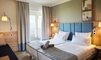 Kyllini Double Room Classic Sea View Schlafzimmer