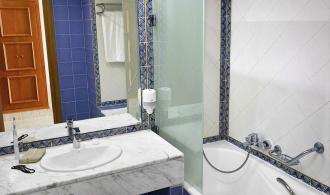 Africana Double Room Superior Sea View Badezimmer