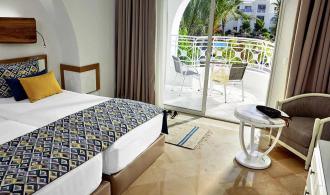 Africana Family-/Double Room with Connecting Door Schlafzimmer