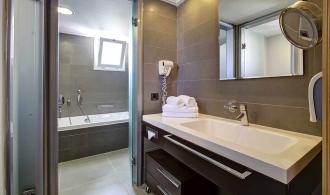 Marmari Palace Double Room Sea View Badezimmer