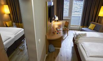 Landskron Family Double Room Superior Connecting Door Schlafen