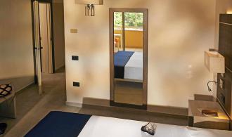 TML Calabria Family/Double Room with Connecting Door Schlafzimmer