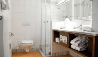 Amadé Family Room Classic Badezimmer