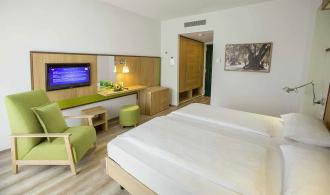 Apulia Double Room Deluxe Schlafzimmer