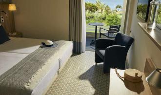 Kyllini Double Room Classic Sea Side Schlafzimmer