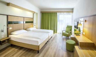 Apulia Double Room Superior Schlafzimmer