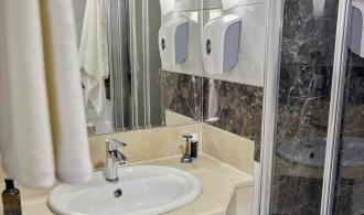 Belek Double Room Economy Badezimmer