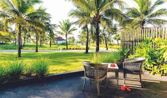 Nam Hoi An Deluxe Double Room Garden View Type 2 Terrasse Garten