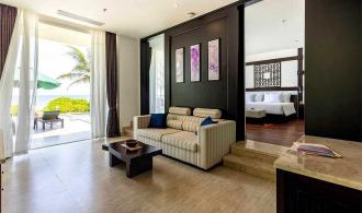 One Bedroom Ocean Front Pool Villa