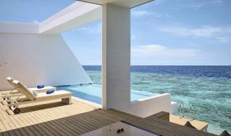 Maldives Funamadua One Bedroom Water Villa Pool Poolterrasse