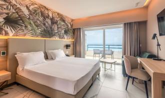 Rocca Nettuno Single mit Kind Meerblick Schlafzimmer