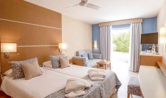 Esquinzo Playa Double Room Economy Schlafzimmer