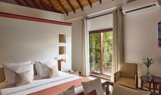 Maldives Beach Villa Superior Sea View Schlafzimmer