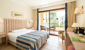 Cala Serena Single Room Classic Schlafzimmer