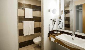 Esquinzo Playa Double Room Classic Badezimmer