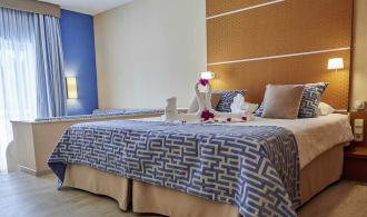 Esquinzo Playa Double Room Superior Sea View Schlafzimmer