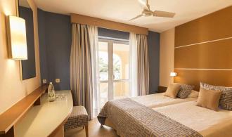 Esquinzo Playa Family Room Classic Schlafzimmer