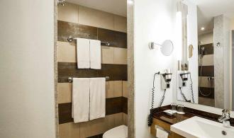 Esquinzo Playa Family Room Classic Badezimmer