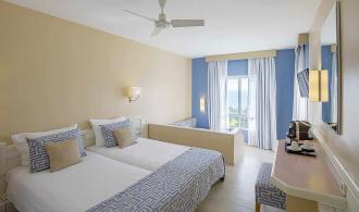 Esquinzo Playa Family Room Economy Schlafzimmer