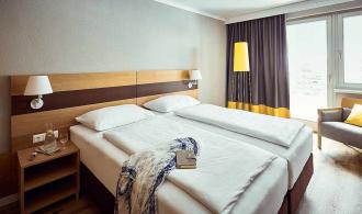 Landskron Double Room Classic Schlafzimmer