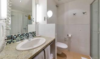 Landskron Single with Child Double Room Classic Bad