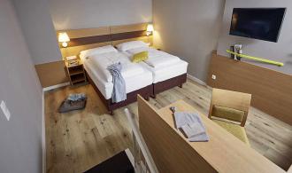 Landskron Family Room Classic Lake View Gaubenzimmer