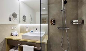 Alpenrose Zürs Double Room Superior Bad